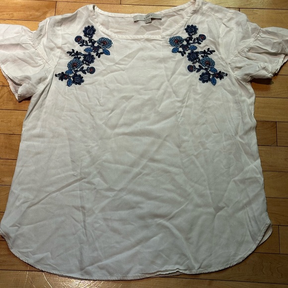 LOFT Floral Embroidered Ruffle Cuff Top‎ Size Medium - Picture 2 of 6